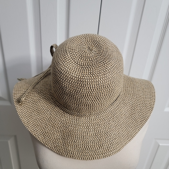 David & Young Floppy Woven Hat, Black & Natural - Picture 4 of 6